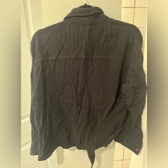 Black Loft Blouse - Picture 3 of 3